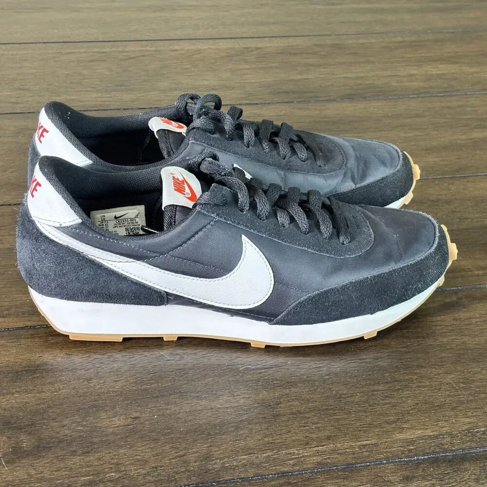 Nike daybreak black